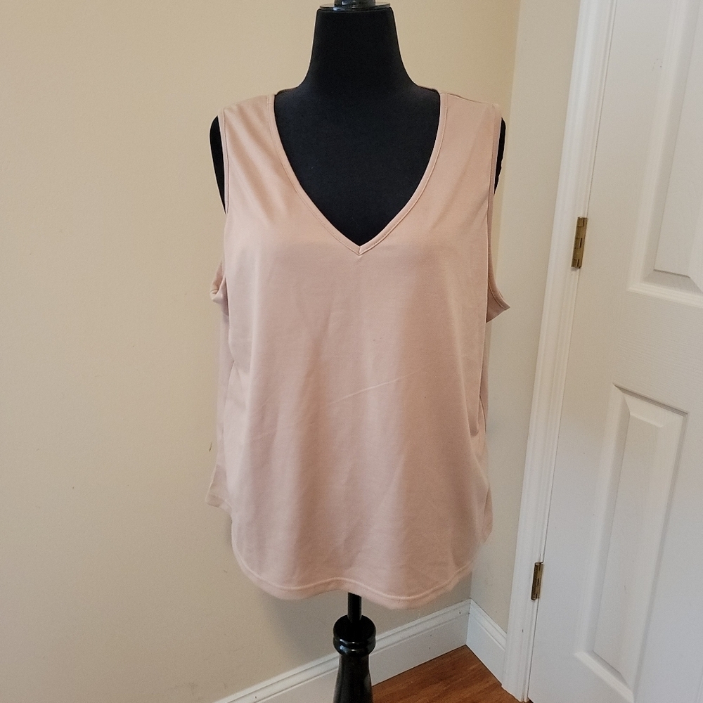NWT NYDJ Tan V Neck Sleeveles Top Size OX / 1X